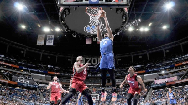 واريورز يجتاز ميلواكي بشق الأنفس.. سميث يتعملق في ليلة إنديانا..!