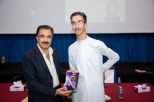 الفنان عيسى هجرس: يزحف الشعر على الأرض حتى يلقاه اللحن فيطير به إلى السماء