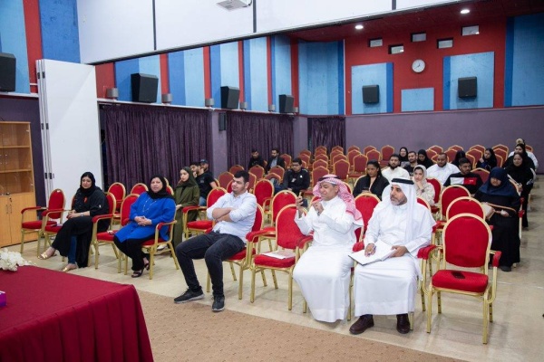 الفنان عيسى هجرس: يزحف الشعر على الأرض حتى يلقاه اللحن فيطير به إلى السماء