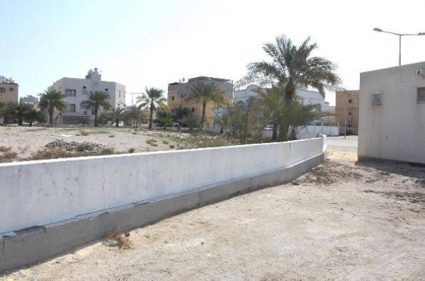 عدم توافر مواقف سيارات في المقابر يؤرق أهالي سترة