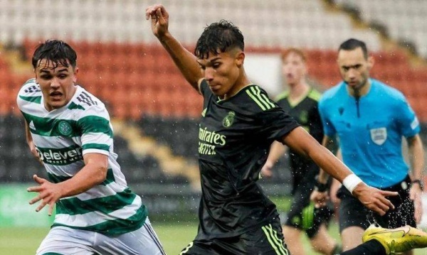 4 جواهر مغربية تلمع في سماء ريال مدريد وبرشلونة