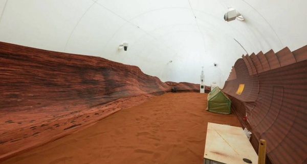 بالصور.. "منزل مجهز" لمحاكاة الحياة على المريخ لمدة عام