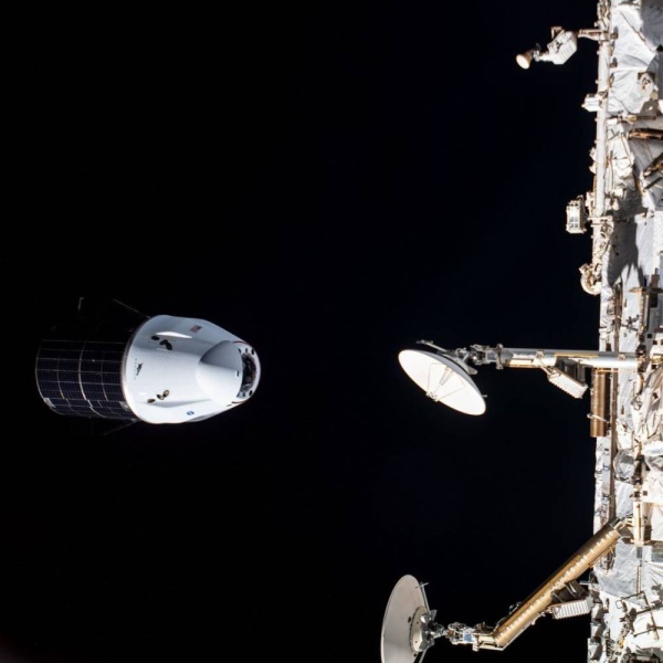 النيادي وطاقم البعثة 69 بمحطة الفضاء الدولية يرسلون عينات بحثية إلى الأرض