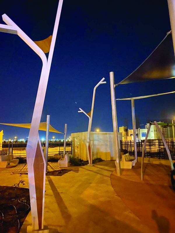 حديقة سافرة مهملة.. و&laquo;الزلاق&raquo; بلا إضاءة