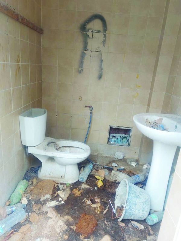 حديقة سافرة مهملة.. و&laquo;الزلاق&raquo; بلا إضاءة