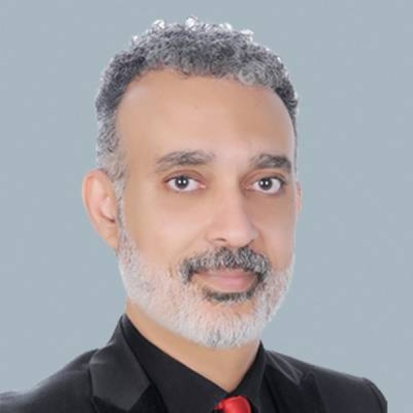 &laquo;محطة وقود&raquo; تثير الاستغراب!