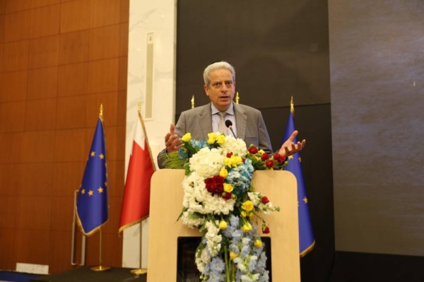 العصفور: البحرين ماضية في مسيرة التطور والتقدم بدعم الملك