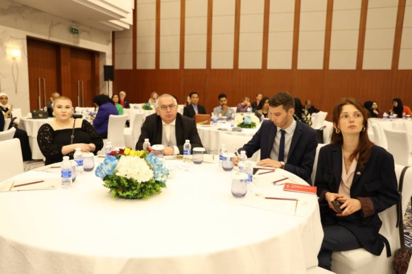 العصفور: البحرين ماضية في مسيرة التطور والتقدم بدعم الملك