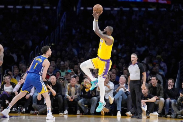 ليكرز يتوهج في &laquo;الأنفاس الأخيرة&raquo;..!