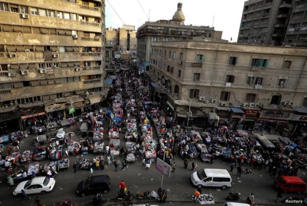 مصر.. التحرّش «بالإشارة» قد يزج صاحبه 5 سنوات في السجن