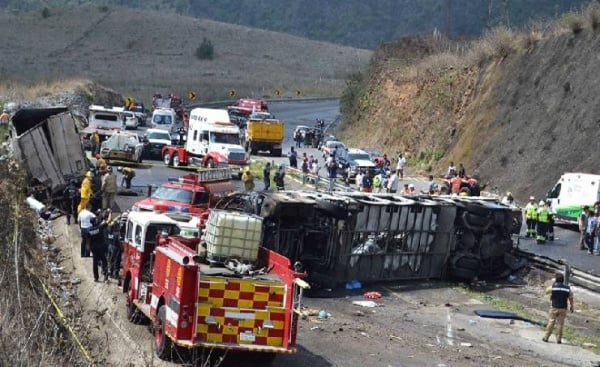 مقتل 13 شخصا في حادث سير بالمكسيك