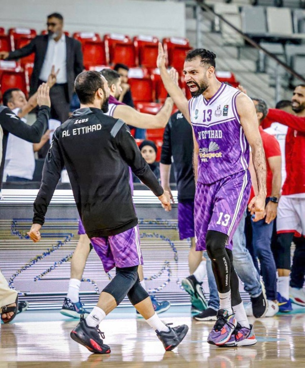 مدرب سلة الاتحاد رؤوف حبيل بعد ملامسة مقعد نهائي الدوري: تعبنا كثيراً من أجل الفوز على المحرق.. والعين على القادم