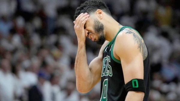 هيت يسقط سلتيكس.. ويقترب من النهائي