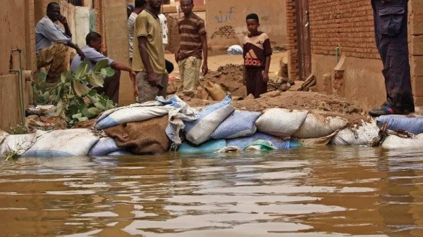 الأمطار تزيد الطين بلة بالسودان..قلق من موسم الفيضانات