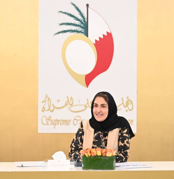 الأنصاري تلتقي منتسبي الدفعة الثامنة من برنامج رئيس مجلس الوزراء لتنمية الكوادر الحكومية