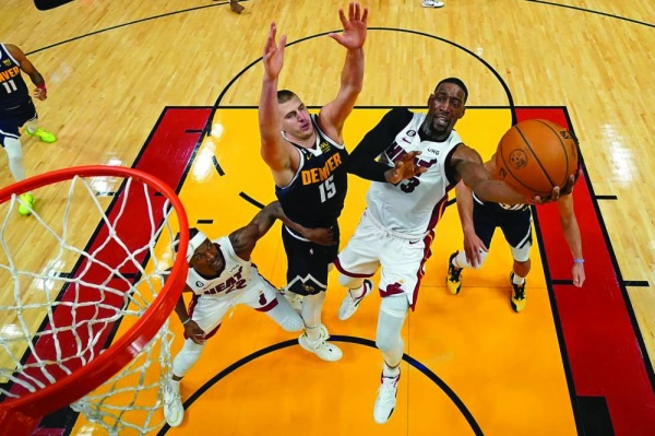 بعد أداء خرافي .. وبإبداعات "النجم الأفضل" يوكيتش 
بعد انتظار 47 عاما.. دنفر ناغتس ملكا لـ NBA