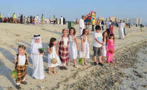 "الحيه بيه" عادة تراثية شعبية استمرت بفضل تمسك أبناء البحرين بعاداتهم وتقاليدهم