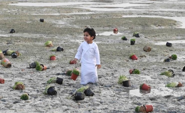 "الحيه بيه" عادة تراثية شعبية استمرت بفضل تمسك أبناء البحرين بعاداتهم وتقاليدهم