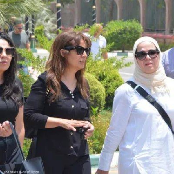 بالصور.. تشييع جثمان الفنان المصري علاء عبد الخالق