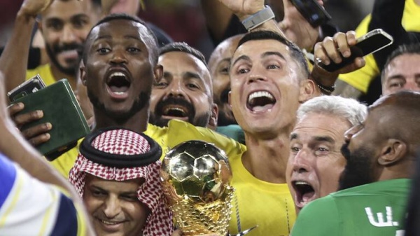 السفارة الأمريكية في السعودية تعلق على تتويج النصر بلقب كأس الملك سلمان للأندية