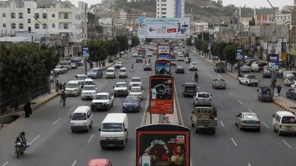 بعد مشاورات مع الحوثيين.. وفد عماني يغادر صنعاء