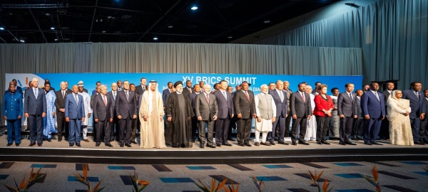 بتكليف من ولي العهد رئيس الوزراء.. وزير الخارجية يشارك في قمة مجموعة بريكس في جنوب أفريقيا