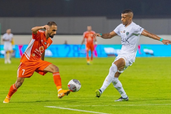 علي مدن يتفوّق على إنيستا في الإمارات