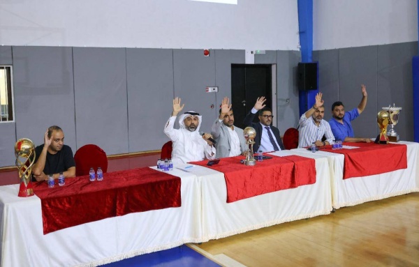 اختلفت الاراء حول شعار نادي المنامة الجديد في الشارع الرياضي البحريني؛  وذ‎