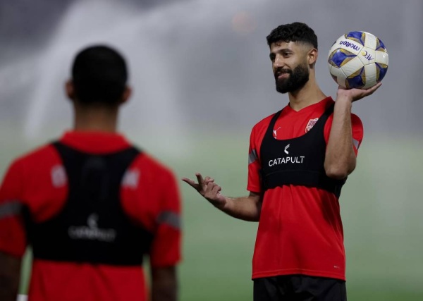 الأحمر الكروي يستعد لملاقاة نظيره التركمانستاني