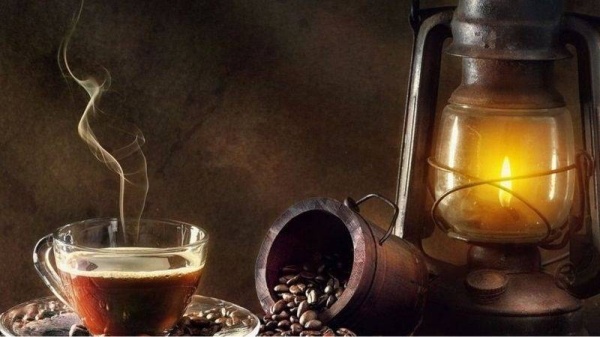 هل تهدد القهوة المكانة التاريخية للشاي لدى البريطانيين؟ إحصائيات تكشف كيف تأثرت عاداتهم اليومية