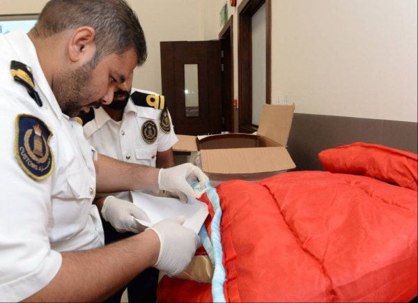 إحباط محاولة تهريب مادة الشبو المخدرة عبر طرد بريدي
