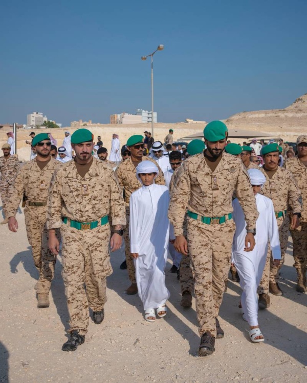 القائد العام في مقدمة مستقبلي ومشيعي جثمان شهيد الواجب الوطني&lrm; الملازم أول حمد الكبيسي