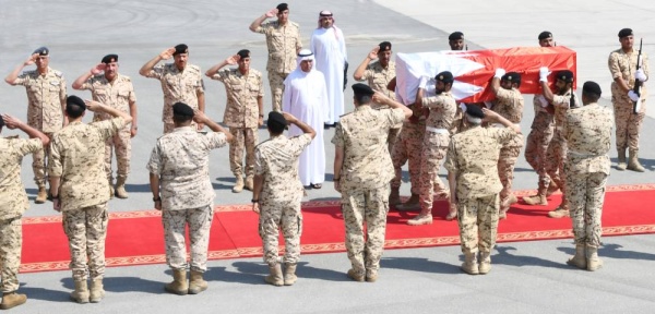 القائد العام في مقدمة مستقبلي ومشيعي جثمان شهيد الواجب الوطني&lrm; الملازم أول حمد الكبيسي