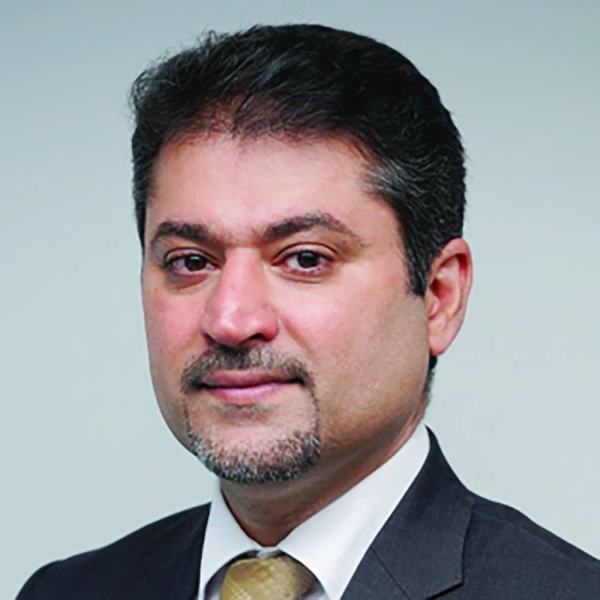 البحرين وملكها الإنسان.. وشهداء الوطن