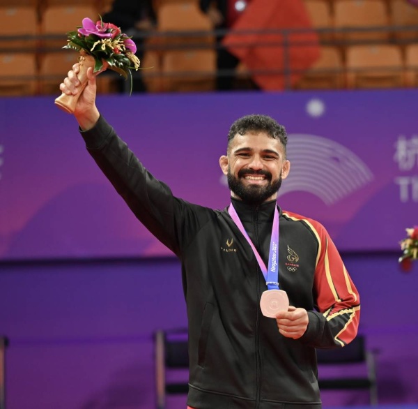 علي منفردي يحصد الميدالية الفضية بمنافسات الجوجيتسو