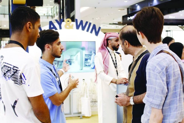 عائشة فريد لـ"الوطن": 70 مدرسة تشارك في أنشطة وفعاليات "صحني نظيف"