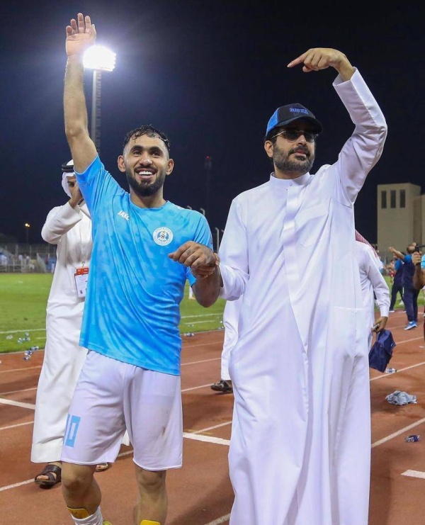 "الأسود".. حرث الملعب.. وأضاء الرفاع بأفضل أداء