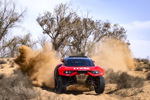 لوب يضع فريق البحرين ريد إكستريم في قلب المنافسة في رالي المغرب