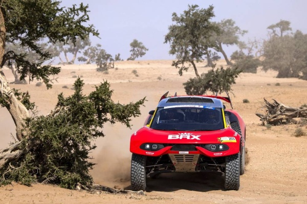 لوب يضع فريق البحرين ريد إكستريم في قلب المنافسة في رالي المغرب