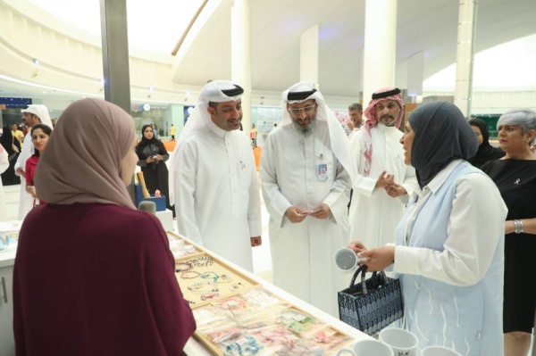 بلدية المنطقة الجنوبية تنظم فعالية للتوعية بمرض السرطان بمجمع الإنماء