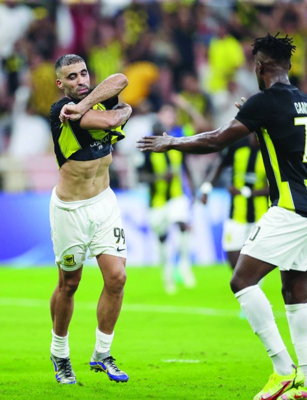 فؤاد أنور : لهذا السبب " لا يمكن الجمع بين بنزيما وحمدالله"