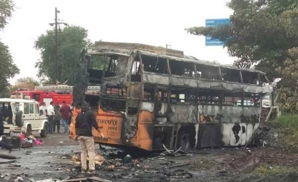 قتلى وإصابات في حادث سقوط حافلة من فوق جسر في الهند