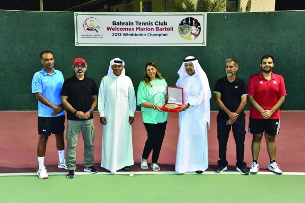 نجمة ويمبلدون 2013 تشارك في افتتاح بطولة جيبك للتنس