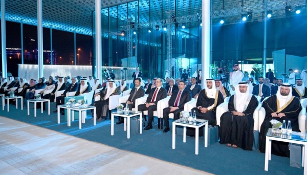 نيابة عن ولي العهد رئيس الوزراء.. خالد بن عبد الله يشهد وضع حجر الأساس لـ "بحرين مارينا"