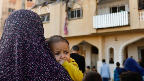 صحيفة: حرب غزة فصلت الأطفال الفلسطينيين عن أمهاتهم