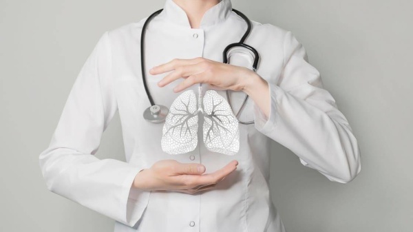 مع انتشار الأمراض التنفسية.. هذه أهم النصائح لحماية رئتيك