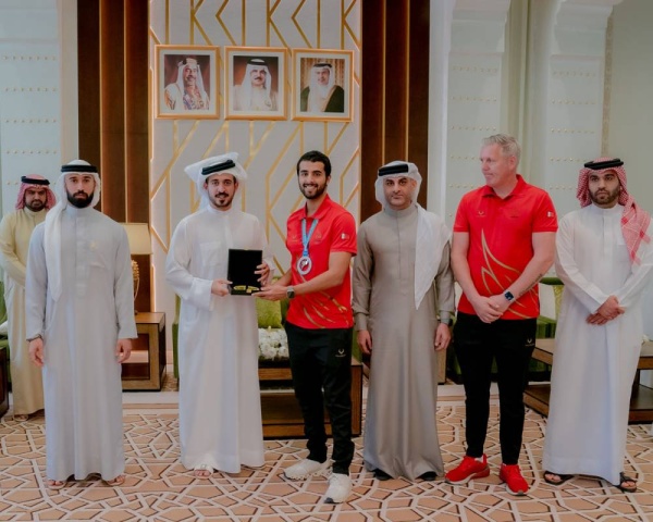 خالد بن حمد : القطاع الرياضي يحظى بكل الدعم لتعزيز قدرة المنتخبات على تحقيق الإنجازات