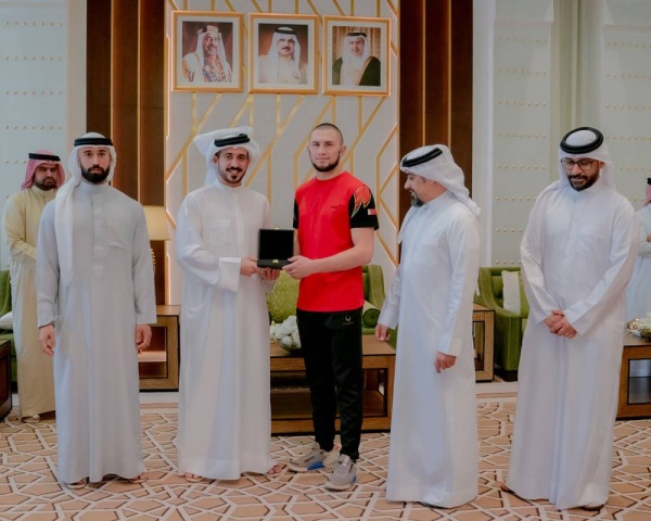 خالد بن حمد : القطاع الرياضي يحظى بكل الدعم لتعزيز قدرة المنتخبات على تحقيق الإنجازات