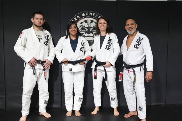 صغرى مبارك أول بحرينية تحصل على الحزام الأسود في الجوجيتسو