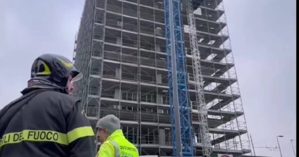 بطريقة مأساوية.. مقتل شاب مصري في إيطاليا وانتشال جثمانه بصعوبة